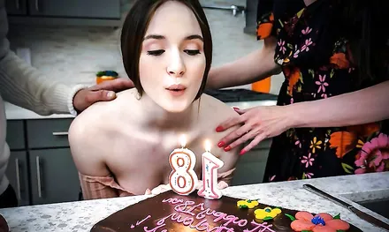 Отпраздновала день рождения сексом!