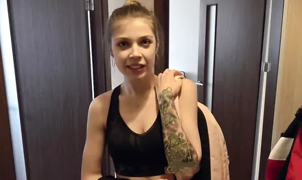 Вызывал проститутку, а приехала доставщица - порно с сюжетом!