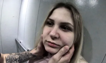 Пригласил новую девушку домой и занялся с ней сексом