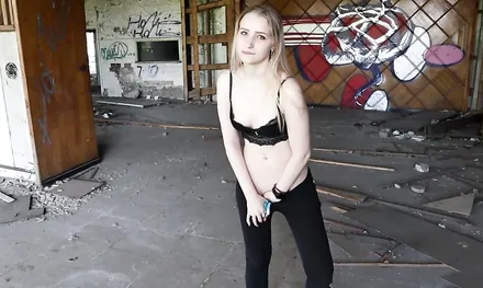 Молодые ребята нашли место где потрахаться