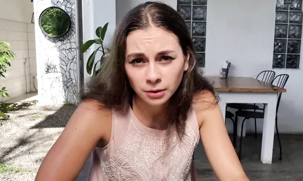 Русская официантка занялась сексом с новым знакомым после работы!