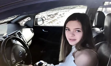 Помог незнакомке справиться с машиной и заслужил на неожиданный секс