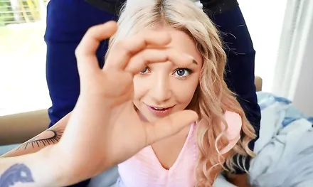 Отношения с молодой блондинкой о которых мечтает любой парень!