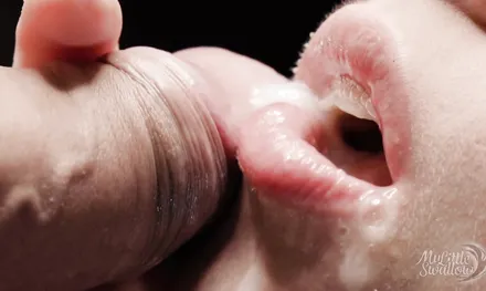 Супер сочный минет - по-настоящему горячий отсос крупным планом!