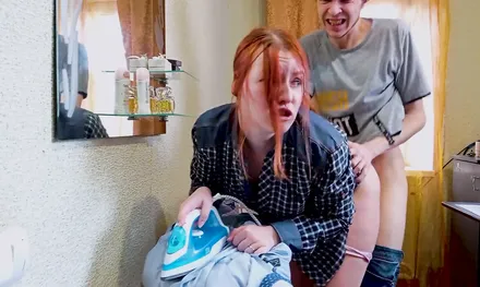 Отжарил девушку раком, за то что не так подготовила свежую рубашку