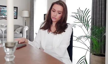 Красивая мачеха снова изменила с пасынком