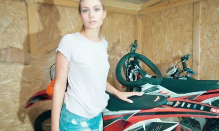 Как я сдавал мотоцикл в ремонт и чем все это закончилось - порно с разговором