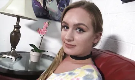 Призналась отчиму, что он давно возбуждает ее