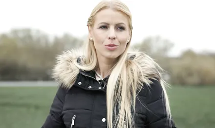 Групповой секс с женщиной за 40 со спермой на нее