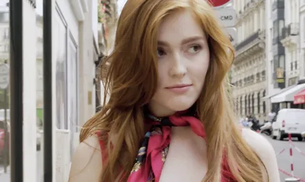 Рыжая девушка приехала во францию ради красивого секса