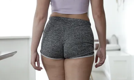 Сводная сестра с пышной попой напросилась на секс