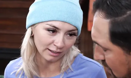 Милашка только рассталась со своим парнем, а уже нашла ему замену