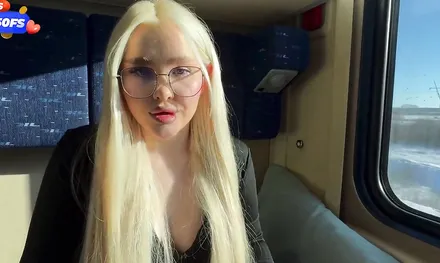 Давно не трахалась и не отказалась от секса с соседом по купе