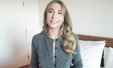 Симпатичная и нежная красавица в домашнем порно от первого лица