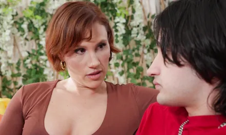 Похотливая рыжая мачеха полюбила медленный секс