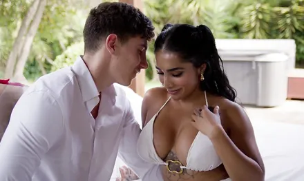 Красивый секс с шикарной женушкой в романтическом путишествии