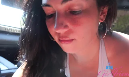 Согласилась пойти с парнем на природе и дала в машине