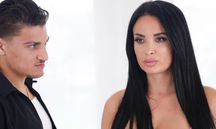 Моя сексуальная мачеха любит изменять мужу