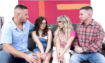 Занялись групповым сексом с обменом партнерами