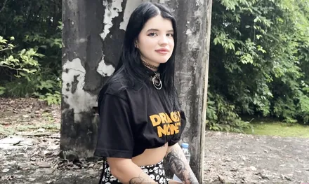 Милашка познакомилась с парнем в интернете