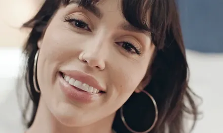 Анальный секс в отеле с симпатичной девушкой